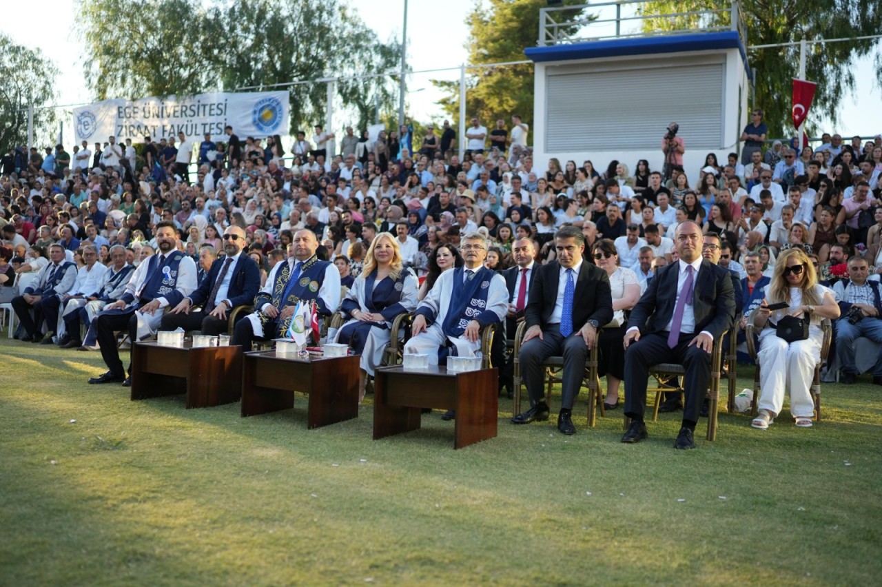ADAU tələbələri Ege Universitetindən birinciliklə məzun olublar - FOTOLAR